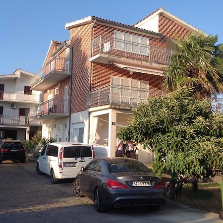 Apartments More بيروفاتش المظهر الخارجي الصورة