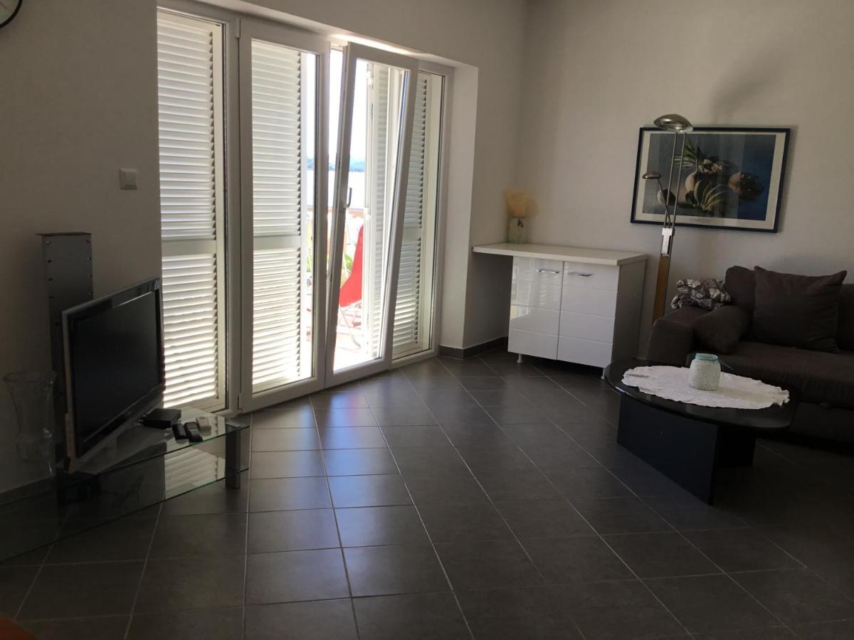 Apartments More بيروفاتش المظهر الخارجي الصورة